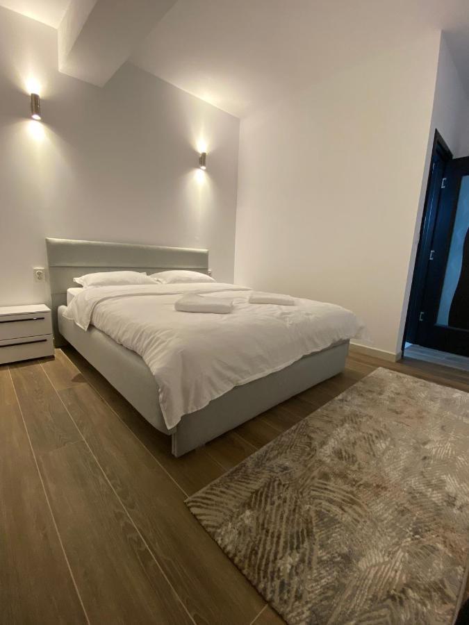 Modern House Hotel Máramarossziget Kültér fotó
